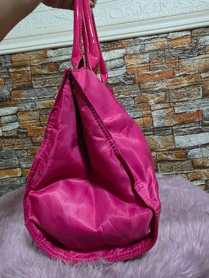 Agatha pink tote bag (Category: Tote Bags) located in Binan City. Submitted by elli.etcetera (Listing ID 1469507417, Image 2). Description: MOP: Gcash, Maya or Bank transfer Courier: Flash, J&T or Lalamove.