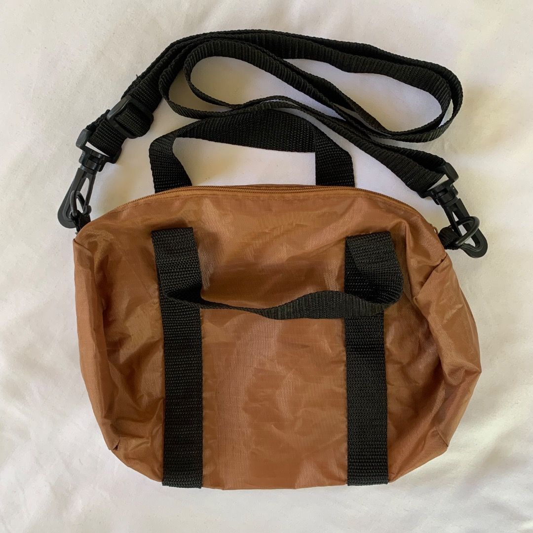 Aigle Mini Duffle Sling Bag (Category: Hiking & Camping) located in Mendez-Nunez. Submitted by anikkoyan (Listing ID 1469500730, Image 3). Description: Aigle Mini Duffle Sling Bag Length: 8.5 Width: 10.5 - Like new 599 + sf.