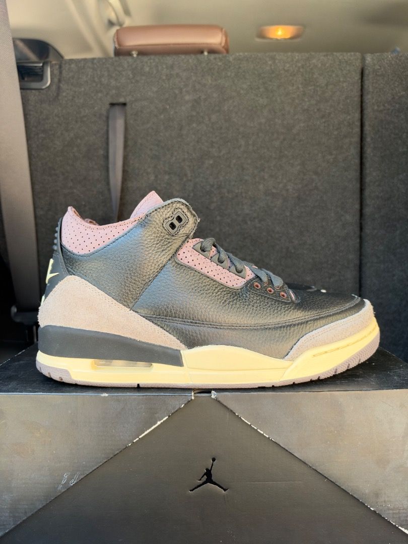 Air Jordan 3 Retro Ama Maniere (Category: Sneakers) located in Caloocan City. Submitted by luckydeer_4f53ea (Listing ID 1469441592, Image 3). Description: - Model: Air Jordan 3 Retro Off Noir - Condition: Brand New / Deadstock (Zero wear) - Size: Women's US 11.5 / UK 9 / EUR 44 - Details: Tumbled black leather upper, suede overlays, and vintage-look sail midsole - Inclusions: Original box, extra laces, and protective dust wrap - Meet-ups and ship