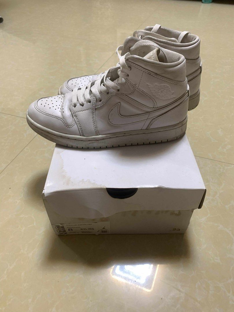 Air Jordan Mid (Category: Sneakers) located in Bulacan. Submitted by juls_888 (Listing ID 1469481177, Image 1). Description: need funds to pay my tuiotion :(( .