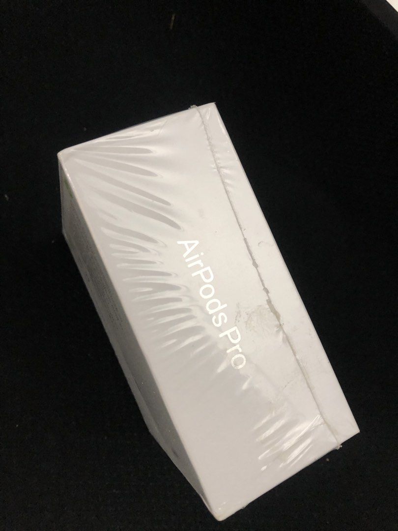 airports Pro (Category: Earphones) located in Davao. Submitted by drosedizon09 (Listing ID 1469473112, Image 3). Description: Sealed Brand new Bought from Thailand .