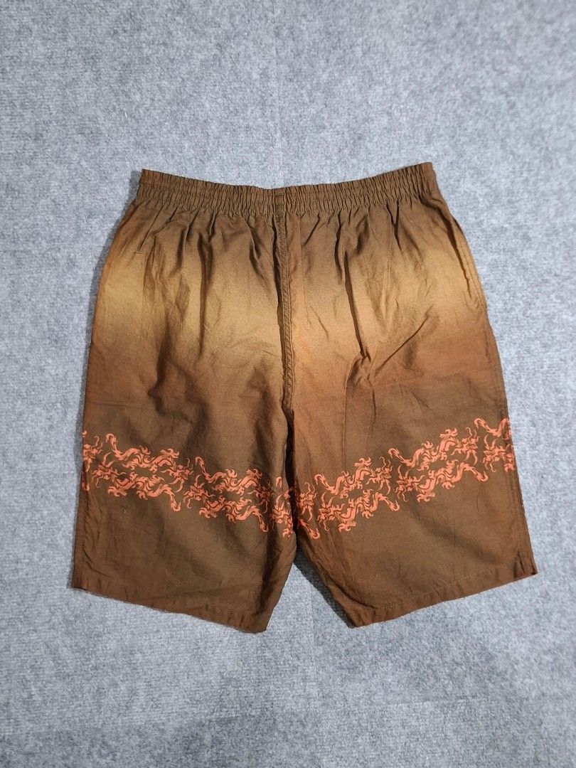 AIRWALK Board Short (Category: Swim Trunks & Board Shorts) located in Las Pinas. Submitted by nevergetsold.ph (Listing ID 1469450355, Image 2). Description: AIRWALK Board Short Dimentions (inches) Waist: 32-34 Length: 21.5 Thigh: 13.5 Leg Opening: 9.5 Issues: none.