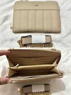 (Category: ) located in . Submitted by eyynythingfinds (Listing ID 1469560581, Image 1). Description: .
