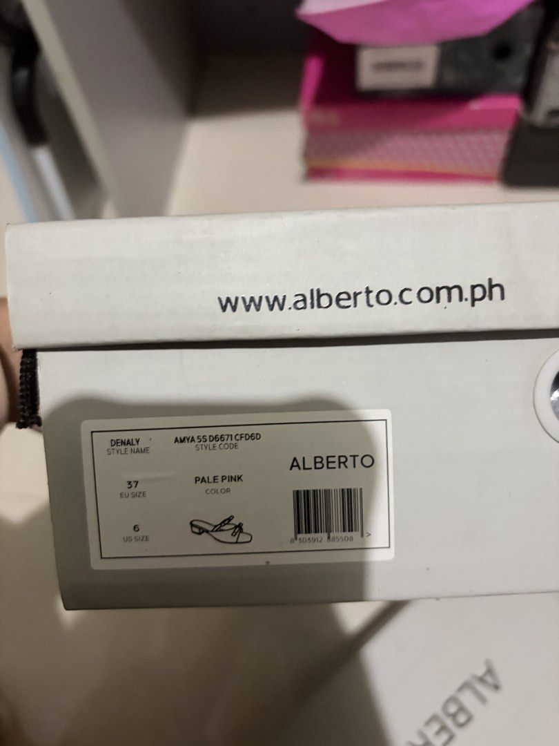 2pcs Alberto sandals for ₱999 (Category: Flats & Sandals) located in Manila. Submitted by so.soiaa (Listing ID 1469480435, Image 2). Description: - Brand: Alberto Denaly & Alberto Casia - Color: Pale Pink - Size: EU 37 / US 6 and EU 38 / US 7 - Condition: used twice - Inclusions: Original box, dust bag.