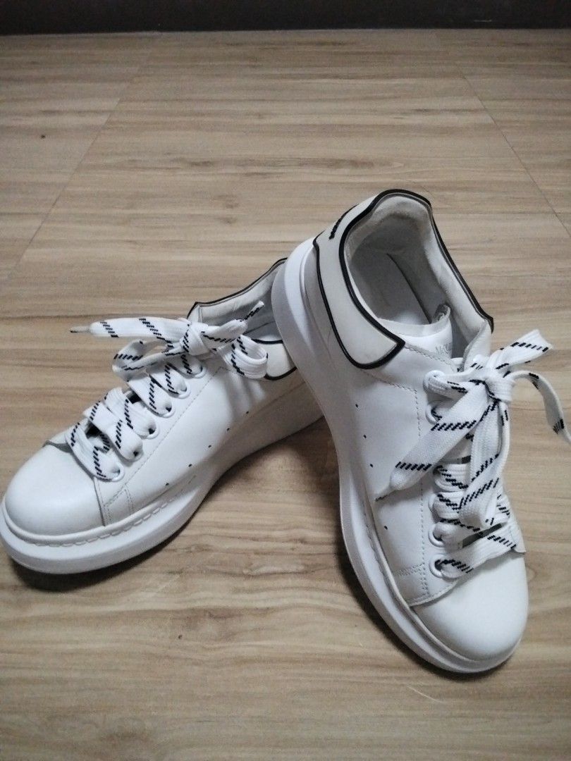 Alexander McQueen White/Black sneaker (Category: Sneakers) located in Calasiao. Submitted by alluringvenus.thriftshop (Listing ID 1469486282, Image 2). Description: very good condition from USA balik bayan box men's size 7 women's size 8.
