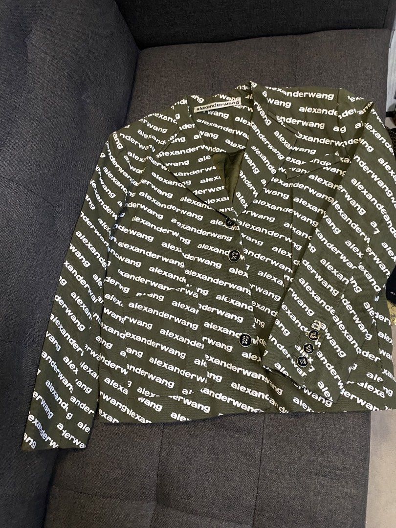 Alexander wang blazer (Category: Luxury Apparel) located in Caloocan City. Submitted by luxurymurayta888 (Listing ID 1469473283, Image 2). Description: small to medium.