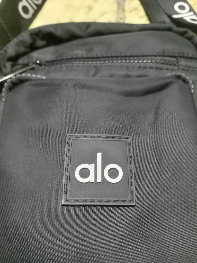 alo Black Sling Bag (Category: Cross-body Bags) located in Aguinaldo. Submitted by baguioukayukay2600 (Listing ID 1469447754, Image 2). Description: .