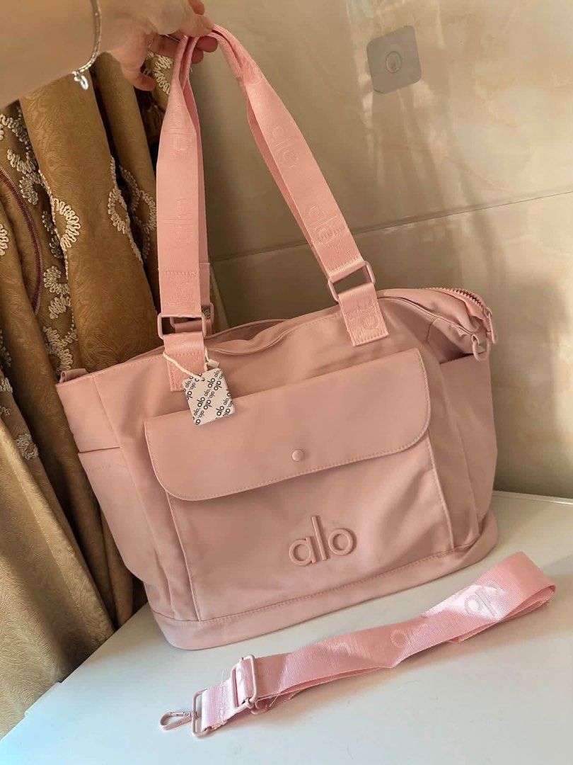 Alo Two-way Bag (Category: Shoulder Bags) located in Quezon City. Submitted by stuffs.hellyy (Listing ID 1469560986, Image 3). Description: authentic quality! 🥹❤️.