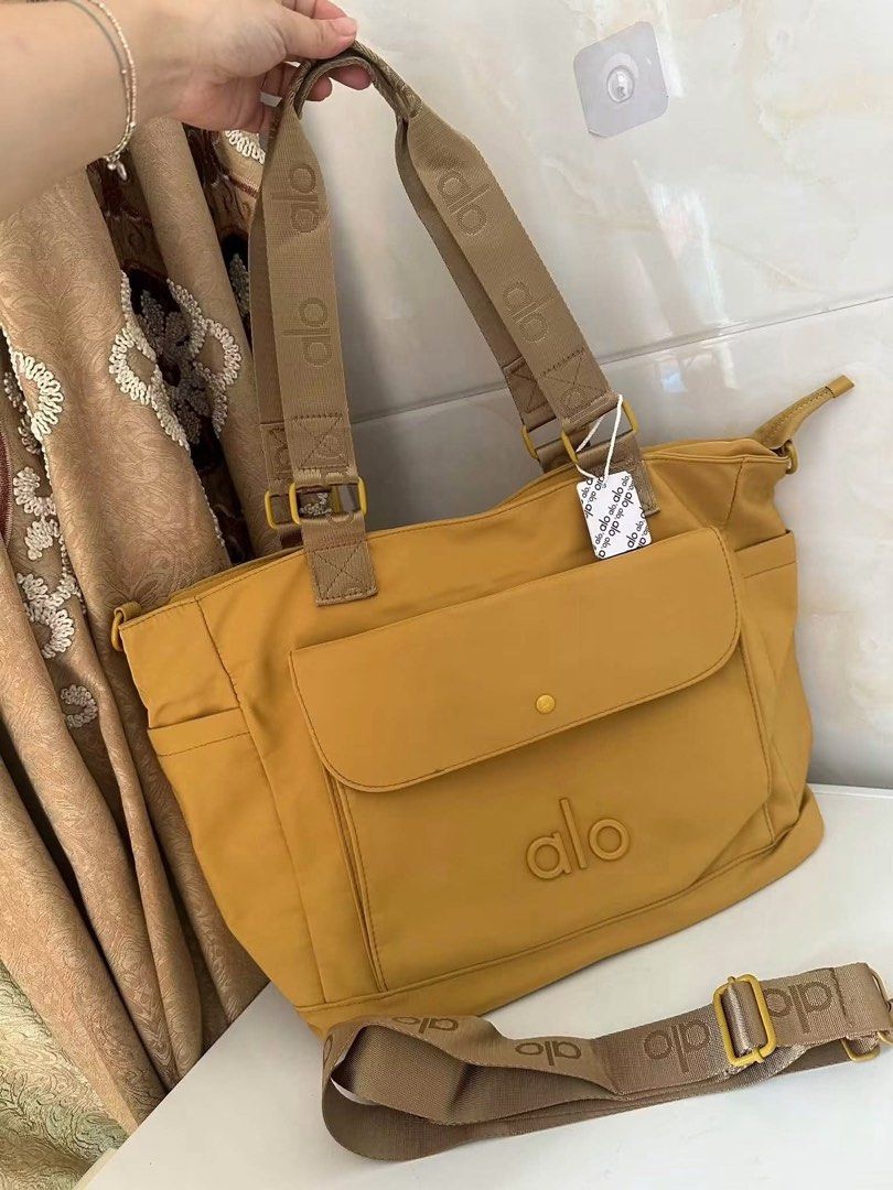 Alo Two-way Bag (Category: Shoulder Bags) located in Quezon City. Submitted by stuffs.hellyy (Listing ID 1469560986, Image 1). Description: authentic quality! 🥹❤️.