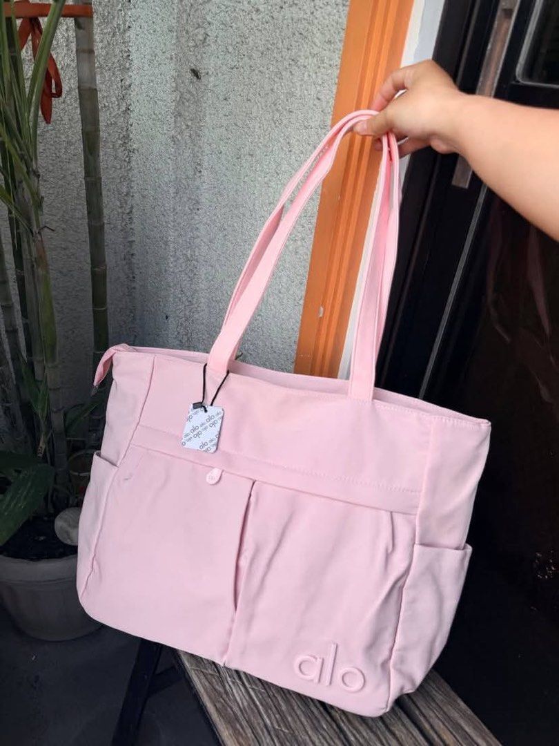 ALO Utility Tote Bag (Category: Tote Bags) located in Guinobatan. Submitted by jadieee_young22 (Listing ID 1469420711, Image 3). Description: Restocked! • fresh from 🇻🇳 • actual photos | what you see is what you exactly get! • shipping nationwide via tiktok co￼.