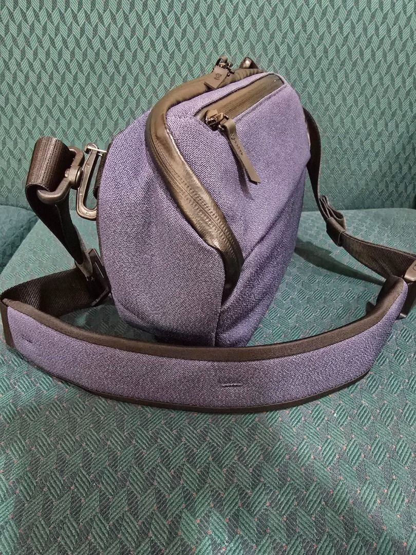 Alpaka Vertex Pouch (Original and Authentic) (Category: Sling Bags) located in Mandaluyong City. Submitted by rj_authentic_bags_14 (Listing ID 1469444811, Image 2). Description: - Brand/Model: Alpaka Vertex Pouch - Color: Blue - Capacity: 3.5L compact daily carry - Material: Weather-resistant Axoflux 600D fabric - Features: Sturdy adjustable strap and convenient quick-release buckle - Style: Versatile everyday sling bag with a clean design.