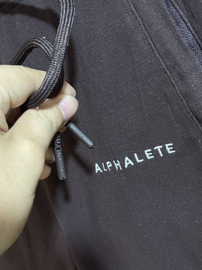 Alphalete Sweatpants (Category: Activewear) located in Cabuyao City. Submitted by jeirussamson897 (Listing ID 1469419988, Image 2). Description: Alphalete Sweatpants small 30 waistline 38.5 length excellent condition needwash 9.5/10 399+sf.