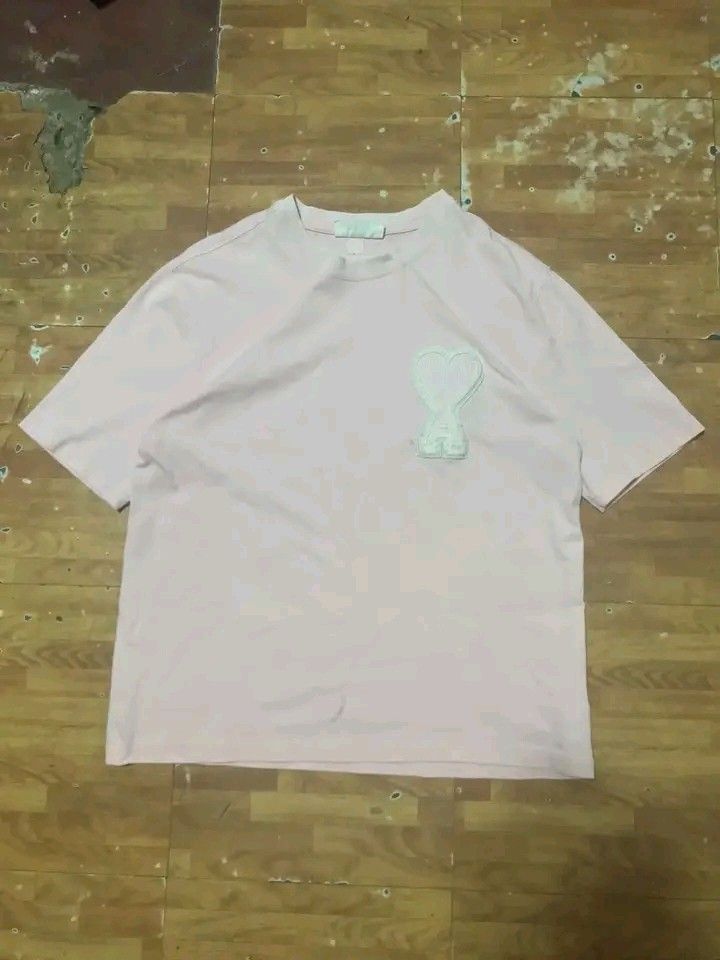 ami paris tee (Category: Activewear) located in Manila. Submitted by gllysv (Listing ID 1469555153, Image 1). Description: .