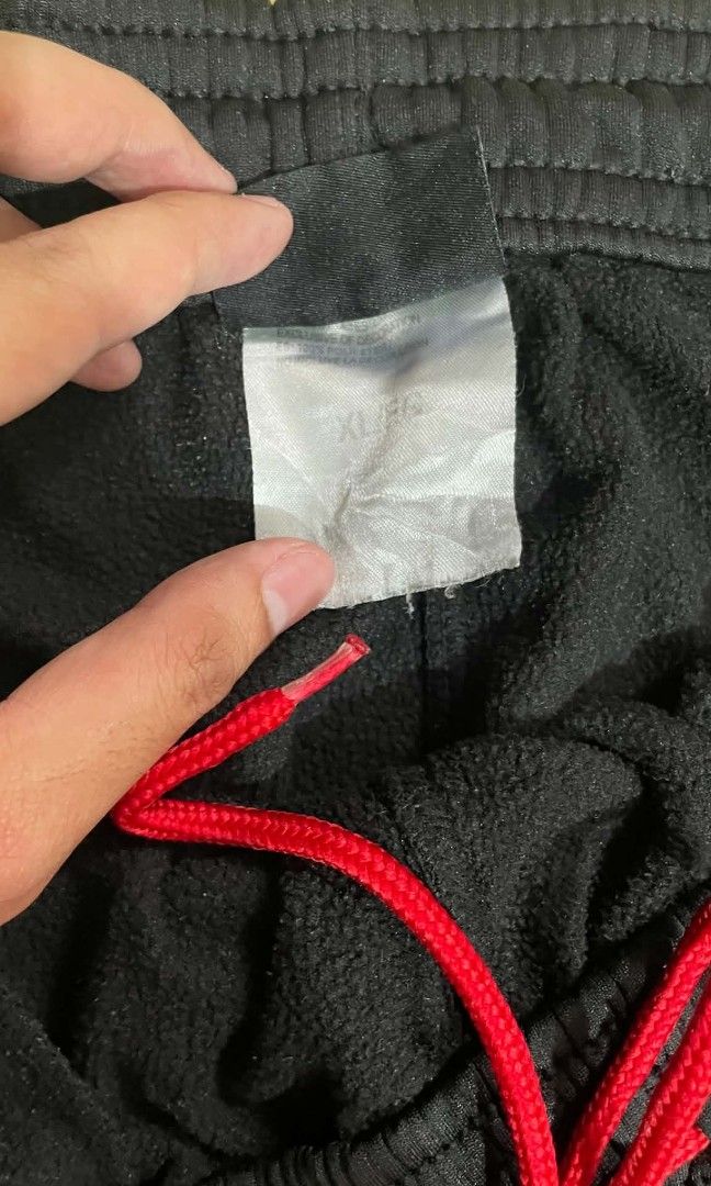 And 1 pants (Category: Joggers) located in Manila. Submitted by partidothrift (Listing ID 1469521470, Image 3). Description: 18.5 waist 14.5 thigh 9 leg opening 41.5 length no issue excellent condition.