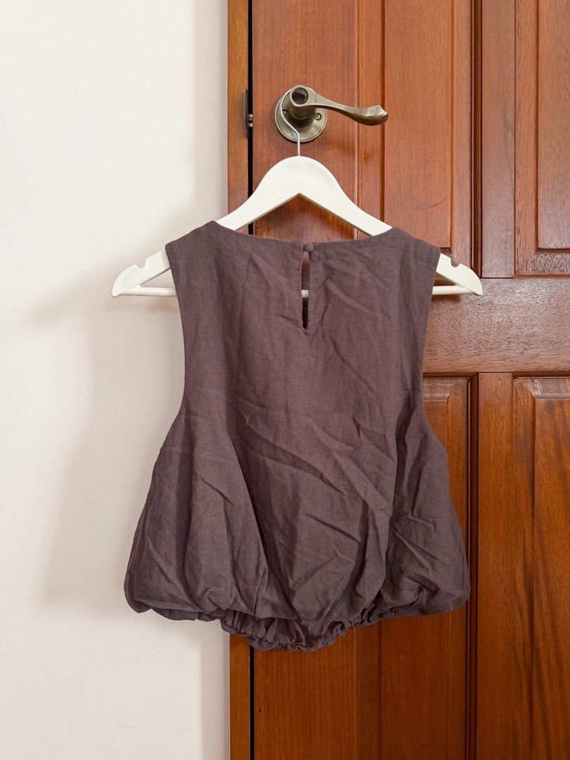 Anko Linen Sleeveless Bubble Hem Top (Category: Sleeveless) located in Paranaque City. Submitted by consciouscleanout (Listing ID 1469436031, Image 2). Description: .