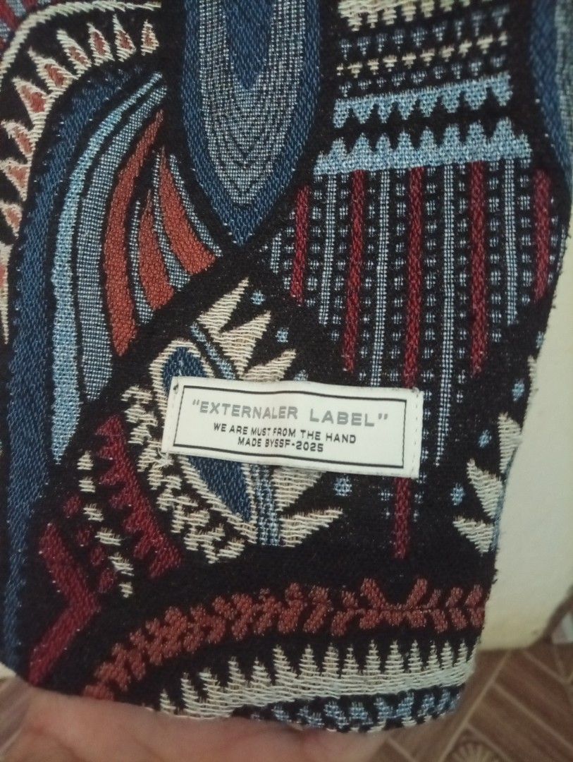 AOP (Category: Coats, Jackets and Outerwear) located in Calatagan. Submitted by lyvertabora (Listing ID 1469429377, Image 3). Description: Dimension:L-27.5 W-23 Excellent Condition Colorate:9.7/10.