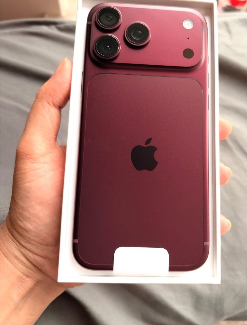 Apple iPhone 18 Pro max (Category: iPhone 18 Series) located in Caloocan City. Submitted by wisefox.d3b656 (Listing ID 1469552870, Image 2). Description: Tatak Apple Operating System iOS Carrier T-Mobile Smartphone Oo Resolusyon ng Display 2868 x 1320 Suporta sa SIM Single SIM Quad-band Oo Kulay Burgundy Hindi tinatablan ng tubig Oo Seguridad Pagkilala sa Mukha May Wireless Charging Oo Form Factor Natitiklop May Mabilis na Charging Oo Broadband G