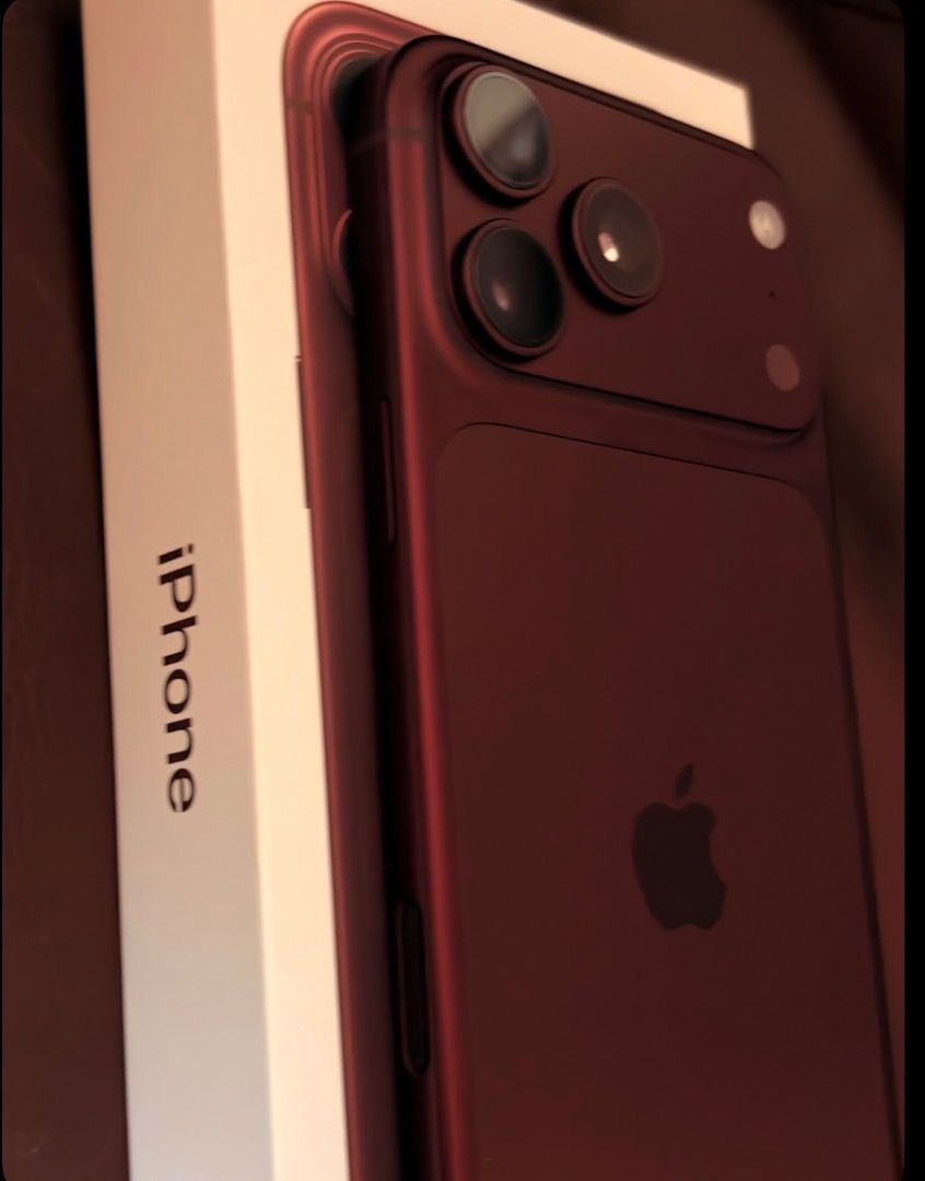 Apple iPhone 18 Pro max (Category: iPhone 18 Series) located in Caloocan City. Submitted by wisefox.d3b656 (Listing ID 1469552870, Image 3). Description: Tatak Apple Operating System iOS Carrier T-Mobile Smartphone Oo Resolusyon ng Display 2868 x 1320 Suporta sa SIM Single SIM Quad-band Oo Kulay Burgundy Hindi tinatablan ng tubig Oo Seguridad Pagkilala sa Mukha May Wireless Charging Oo Form Factor Natitiklop May Mabilis na Charging Oo Broadband G