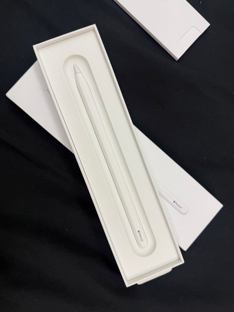 APPLE PENCIL 2ND GENERATION NEVER USED (Category: Other Mobile & Gadget Accessories) located in Manila. Submitted by bwi_23 (Listing ID 1469531341, Image 1). Description: negotiable no scratch or issue PURCHASED JULY 25 2026 RFS: Wrong version with my ipad :/// never used dm for the receipt.