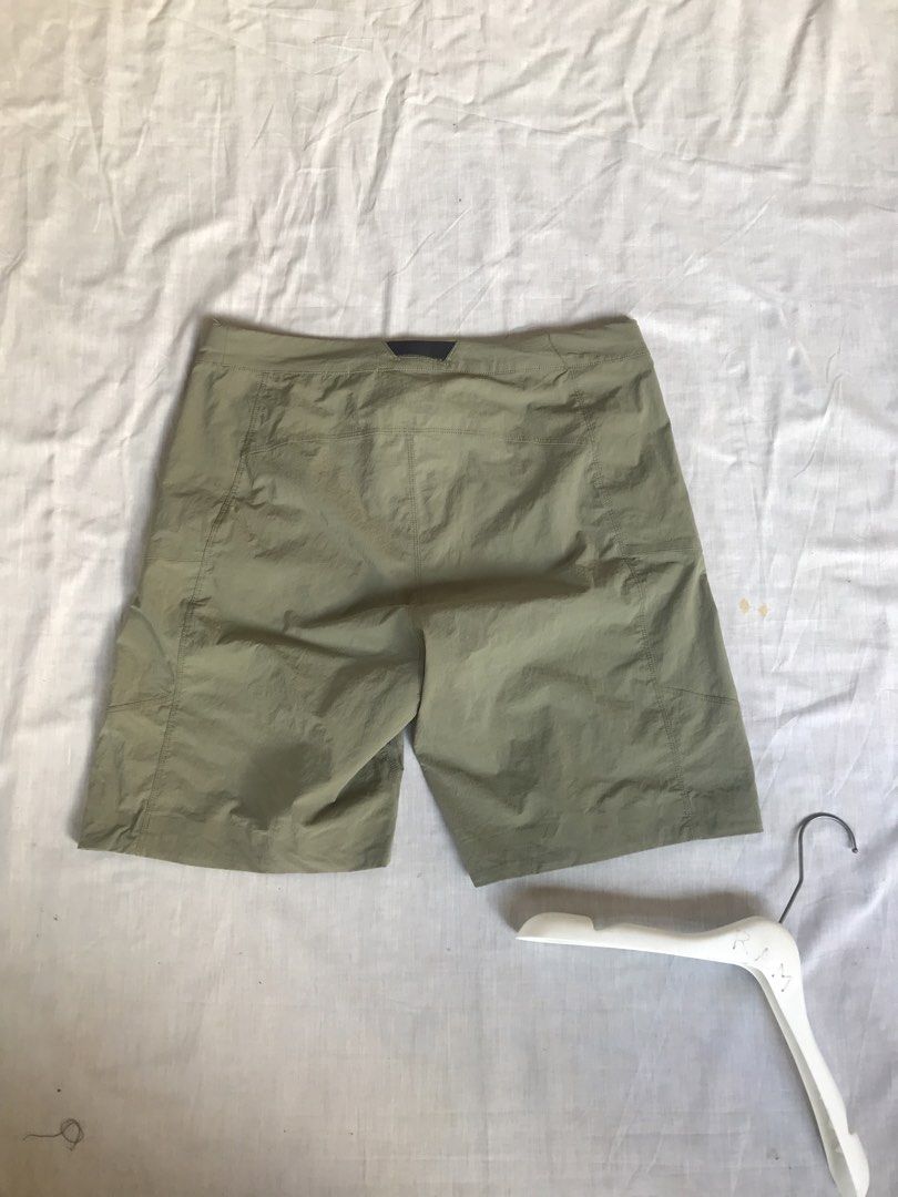 ARC’TERYX Hiking Short (Category: Shorts) located in San Fernando. Submitted by ramjames18 (Listing ID 1469437410, Image 3). Description: •ARC’TERYX Hiking Short 🔥 -Very Good Condition -9./10 Color Rate -Quickdry / Zipped Side Pockets -Large(32-34 waistlines) -L:19.5” (Honest flaw, sa logo, minimal hairline) Pm sa interested! 📥.