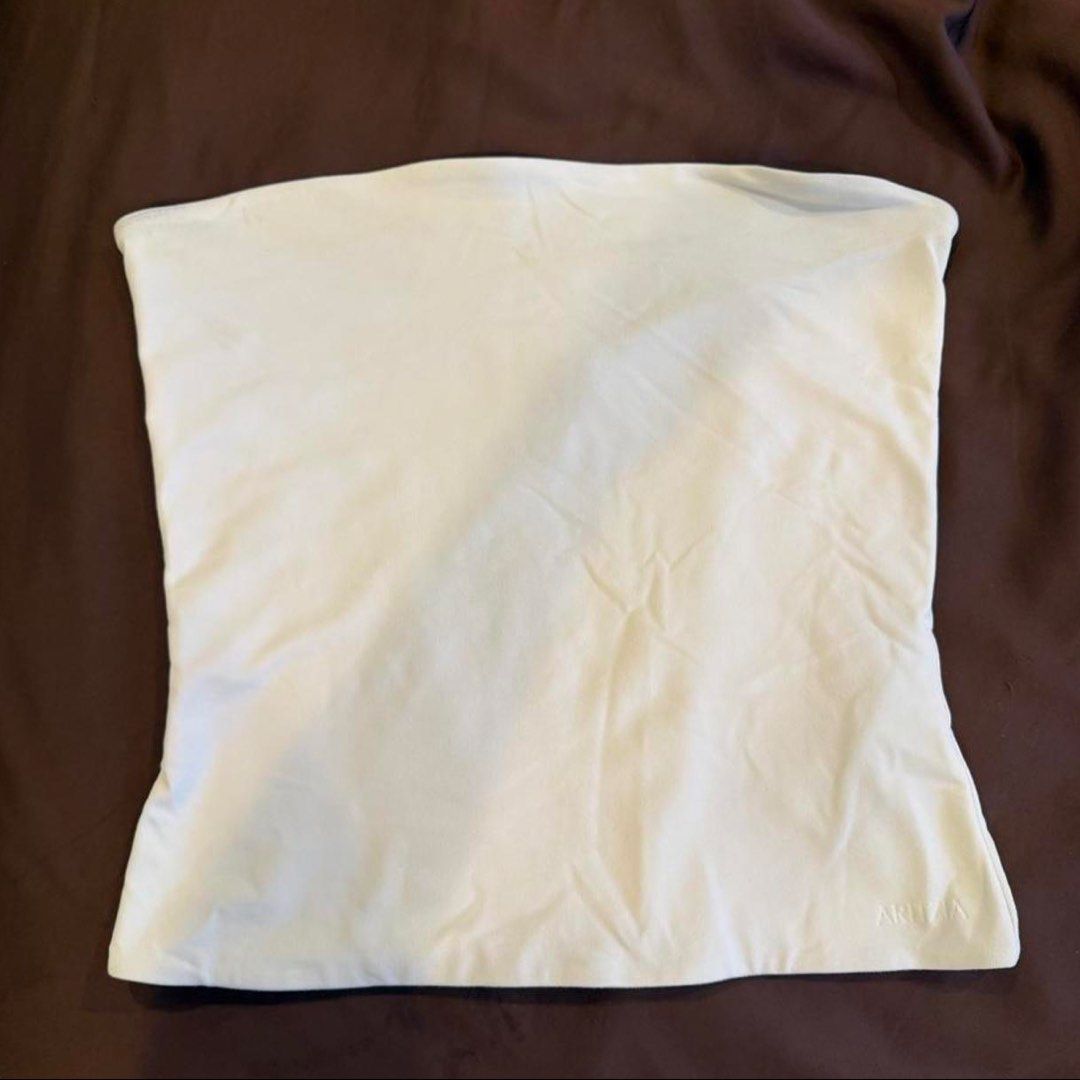 aritzia contour tube top (Category: Sleeveless) located in Makati City. Submitted by lastgirlonearthx (Listing ID 1469420360, Image 2). Description: 💌 brand new & guaranteed authentic 💌 item may come with or without tags 💌 available size: xxs, xs, s, m 💌 limited stocks only, once sold out, no restocks.