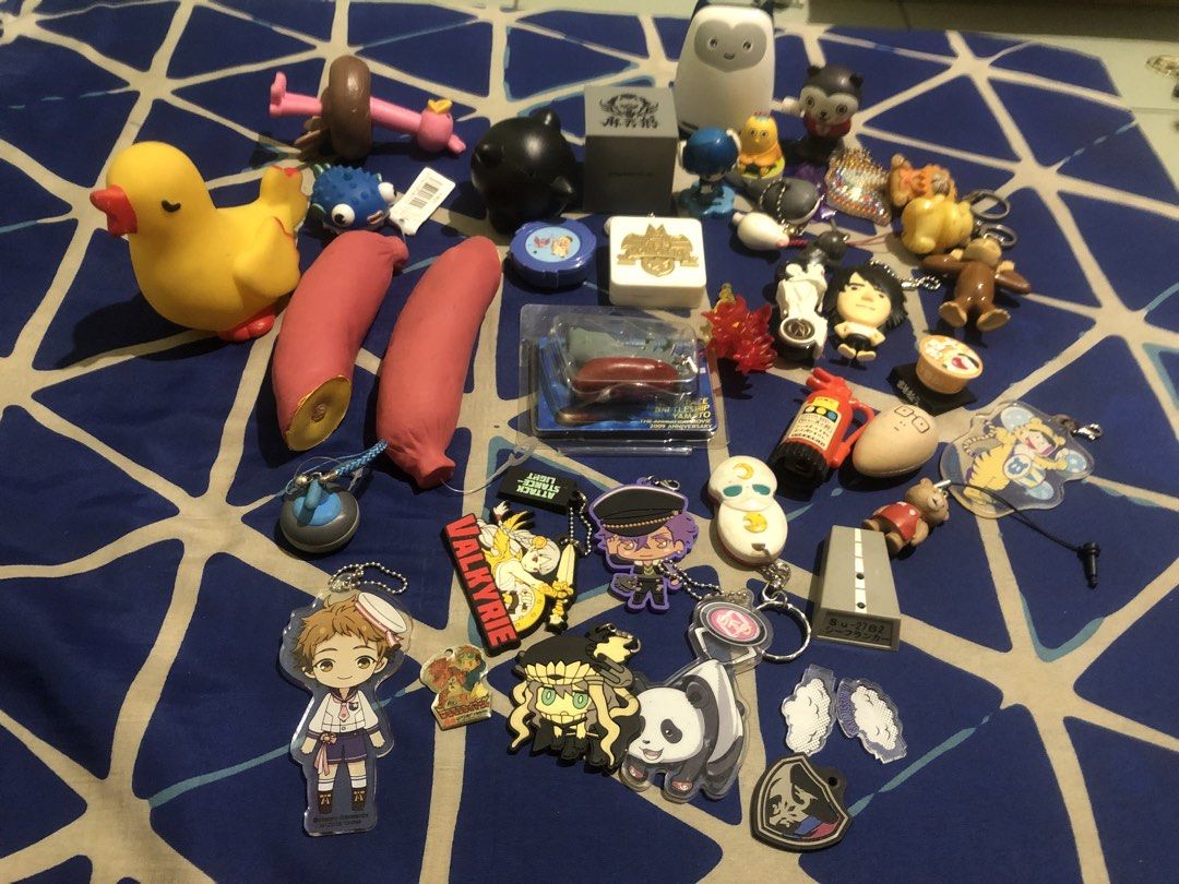 Assorted japan loose toys and charms bundle (Category: Other Merchandise) located in Quezon City. Submitted by markgolveo (Listing ID 1469507726, Image 1). Description: Assorted japan loose toys and charms bundle.