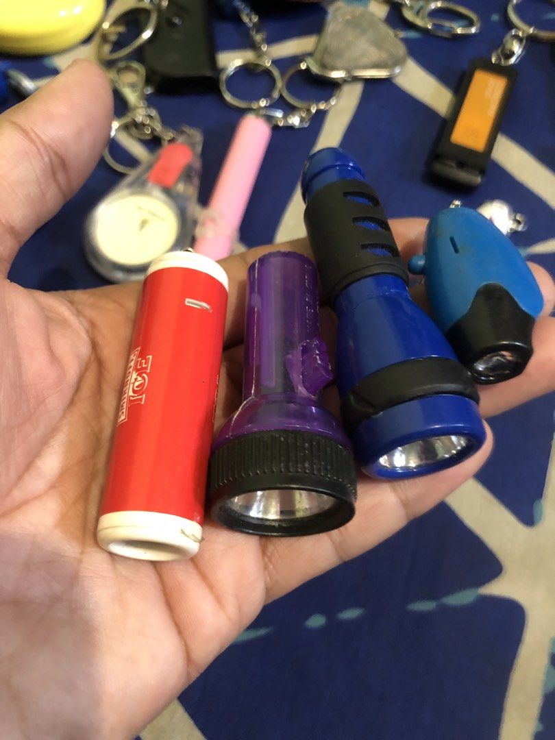 Assorted loose mini tools charms set bundle (Category: Vintage Collectibles) located in Quezon City. Submitted by markgolveo (Listing ID 1469461555, Image 2). Description: Assorted loose mini tools charms set bundle Untested Depleted batteries.