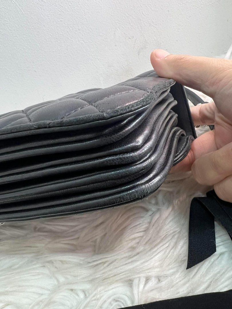 Authentic Chanel Accordion (Category: Luxury Bags & Wallets) located in Quezon City. Submitted by jhaediah (Listing ID 1469414394, Image 3). Description: Chanel Accordion 5 folds Series 16 Lalamove ready.