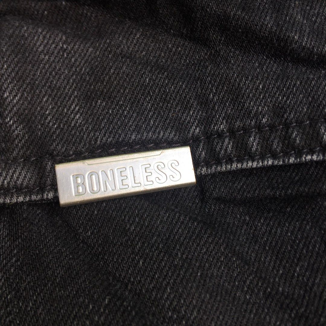 AUTHENTIC BONELESS FADED BLACK CARGO PANTS (Category: Jeans) located in Mariveles. Submitted by thrift.to.brand_ (Listing ID 1469504367, Image 3). Description: ₱650 PLUS SF (SHIPPING FEE WILL BE SHOULDERED BY THE BUYER) LENGTH 43 WASIT 34 LEG OPENING 11 MOP: GCASH ONLY PAYMENT FIRST NO COD MOD: J&T COURIER Authentic BONELESS Faded Black Wide-Leg Denim Cargo Pants 🔥 PREMIUM SKATER / BALLOON FIT CARGO PANTS 🔥 • Brand: BONELESS Official (100% Auth