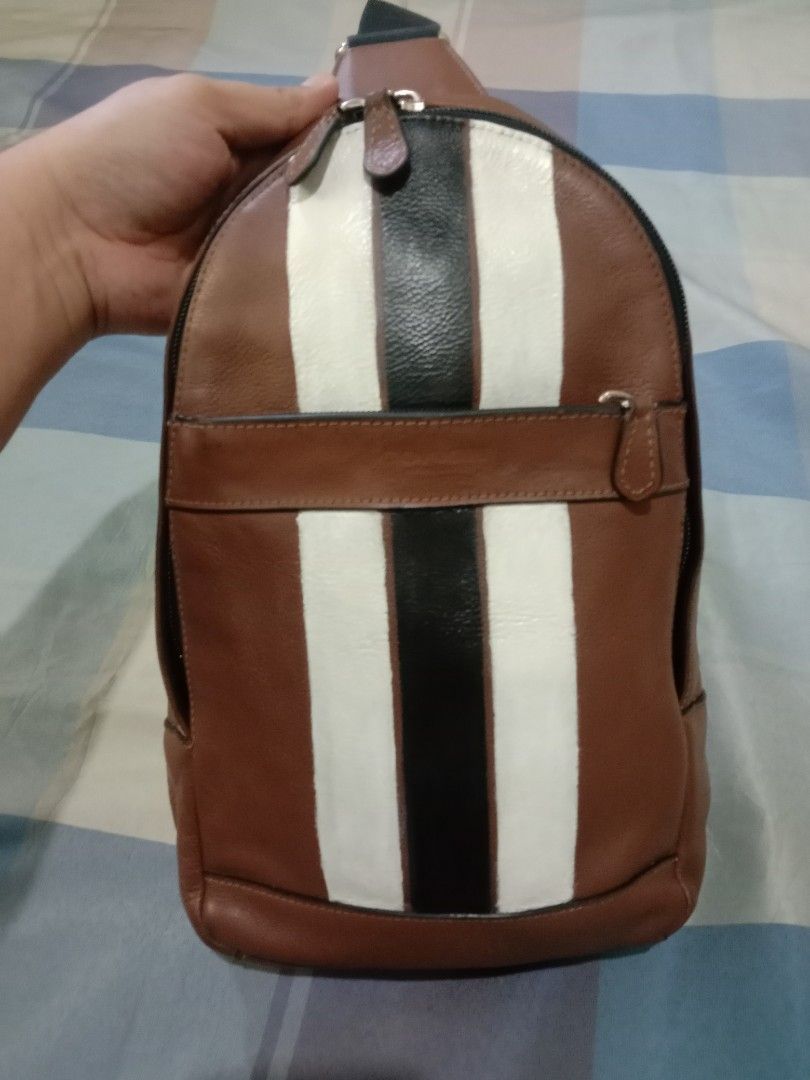 Authentic Coach Body bag Sling (Category: Luxury Bags & Wallets) located in Llanera. Submitted by stopnshop_03 (Listing ID 1469409881, Image 2). Description: payment first no to joyjoy talk.