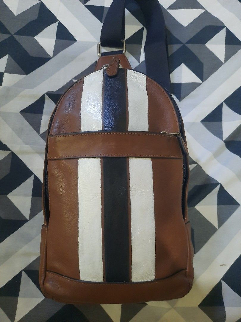 Authentic Coach Bodybag (Category: Luxury Bags & Wallets) located in Llanera. Submitted by stopnshop_01 (Listing ID 1469419842, Image 2). Description: payment first no to joyjoy talk.