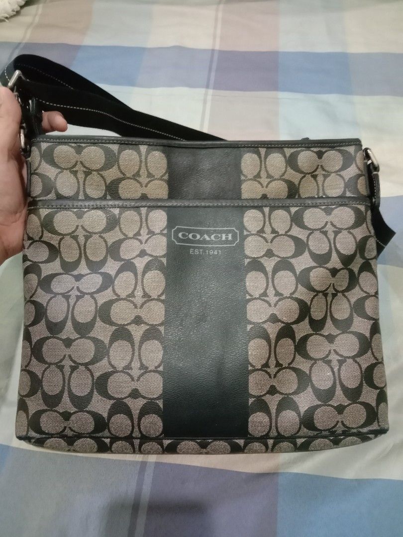 Authentic Coach Sling For Men (Category: Luxury Bags & Wallets) located in Llanera. Submitted by stopnshop_03 (Listing ID 1469407100, Image 2). Description: payment first no to joyjoy talk.