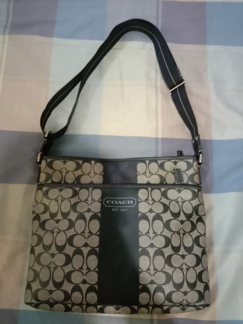 Authentic Coach Sling For Men (Category: Luxury Bags & Wallets) located in Llanera. Submitted by stopnshop_03 (Listing ID 1469407100, Image 1). Description: payment first no to joyjoy talk.