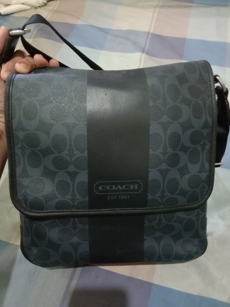 Authentic Coach Sling for men (Category: Luxury Bags & Wallets) located in Llanera. Submitted by stopnshop_03 (Listing ID 1469408745, Image 2). Description: payment first no to joyjoy talk.