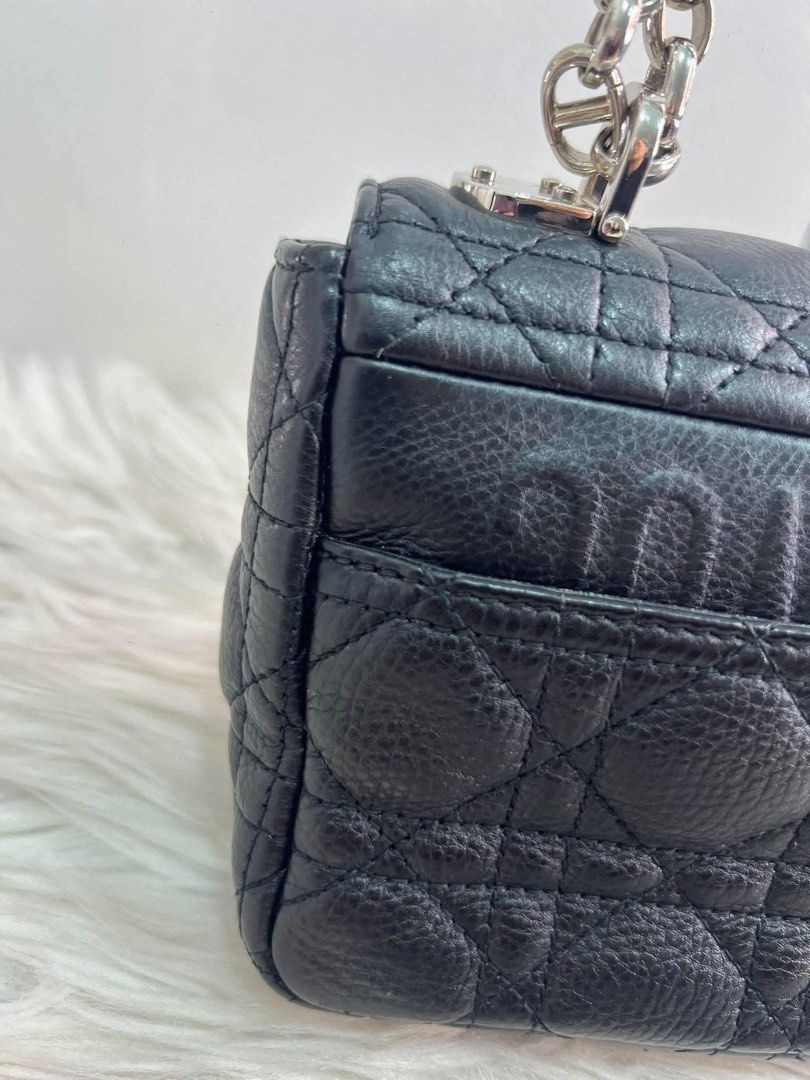 Authentic Dior Caro pm size (Category: Luxury Bags & Wallets) located in Quezon City. Submitted by jhaediah (Listing ID 1469414790, Image 3). Description: Dior Caro pm size With cards & dustbag Lalamove Ready.