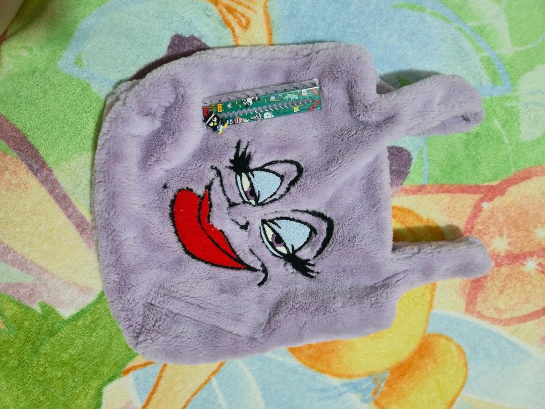 Authentic Disney Ursula Plush Bag by CACO Taiwan Set (Category: Plushies & Soft Toys) located in Quezon City. Submitted by peachhalves (Listing ID 1469536668, Image 2). Description: Authentic preloved Disney set from the exclusive Disney Villains Collection by CACO (Taiwanese streetwear brand). Highly collectible and not generic! ✨ Condition: Preloved but very clean. Fur is soft with no stains or tears. Bundle Includes: • Ursula Plush Bag: Soft p