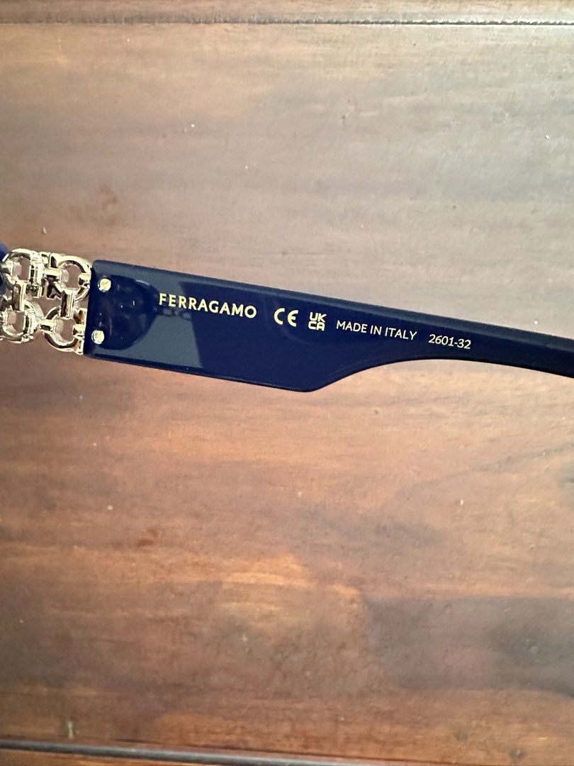 Authentic Ferragamo Sunglasses (Category: Sunglasses & Eyewear) located in Quezon City. Submitted by nej_20 (Listing ID 1469440501, Image 3). Description: Original Sunglasses 💯 Brandnew 💯 Fixed Price ‼️ It comes in a ziplock bag with a leaflet included. What you see is what you get. 📍 Quezon City.