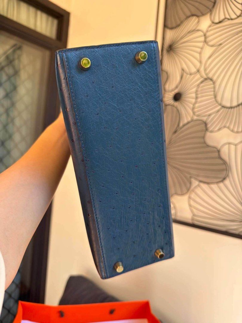 Authentic Hermes (Category: Luxury Bags & Wallets) located in Manila. Submitted by chloe_luxuries (Listing ID 1469547298, Image 3). Description: Guaranteed Original Hermes kelly 25 in Ostrich Leather Still in the xcellent condition Made in France Comes with lock n key clochette box and paper bag .