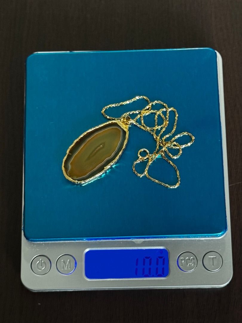 Authentic K18 Solid Gold Chain & Natural Banded Agate Slice Statement Necklace - 10g (Category: Necklaces) located in Muntinlupa City. Submitted by animuni (Listing ID 1469479596, Image 2). Description: Title: Authentic K18 Solid Gold Chain & Natural Banded Agate Slice Statement Necklace - 10g Price: ₱16,500 (Slightly negotiable for fast payment / Meetup preferred) Category: Women > Jewelry > Precious Metals & Gold Description: ✨ INVESTMENT HEIRL