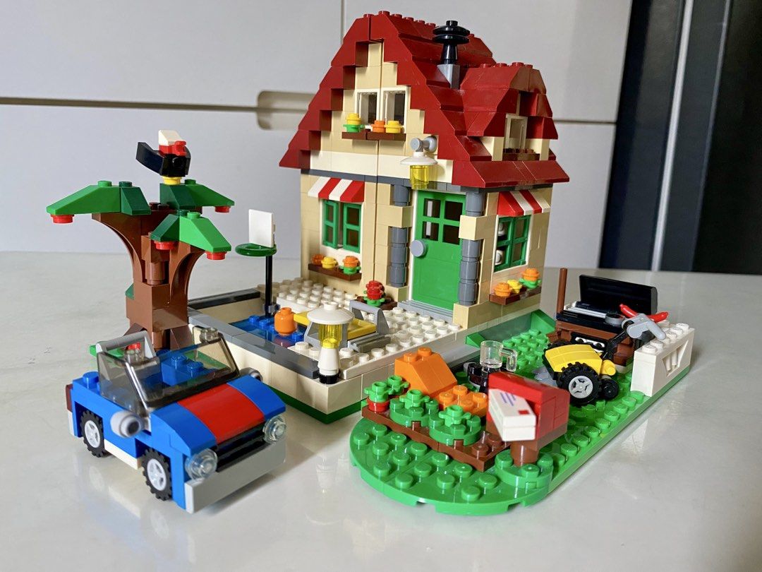 Authentic LEGO Creator Holiday Sets (Take All) (Category: Lego & Building Sets) located in Dasmarinas. Submitted by love.rhepetes (Listing ID 1469540421, Image 3). Description: Authentic LEGO Creator Holiday Sets (Take All) ✅LEGO 10235 Winter Village Market Creator Expert (retired) As a cornerstone of LEGO’s festive Winter Village Collection, the build centerpiece is a functioning, hand-cranked rotating holiday carousel featuring rocking horses a