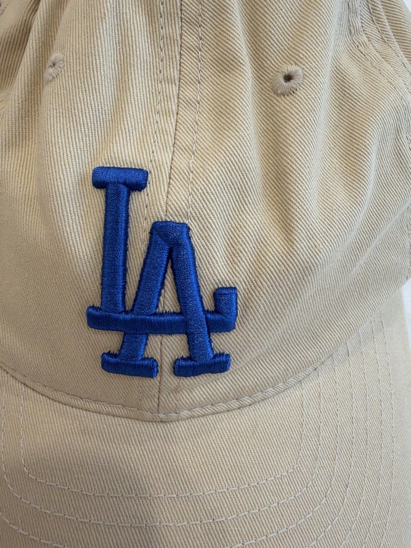 AUTHENTIC MLB CAP (Category: Hats & Beanies) located in Johor Bahru. Submitted by mcl66 (Listing ID 1469406685, Image 2). Description: BOUGHT FROM KOREA.