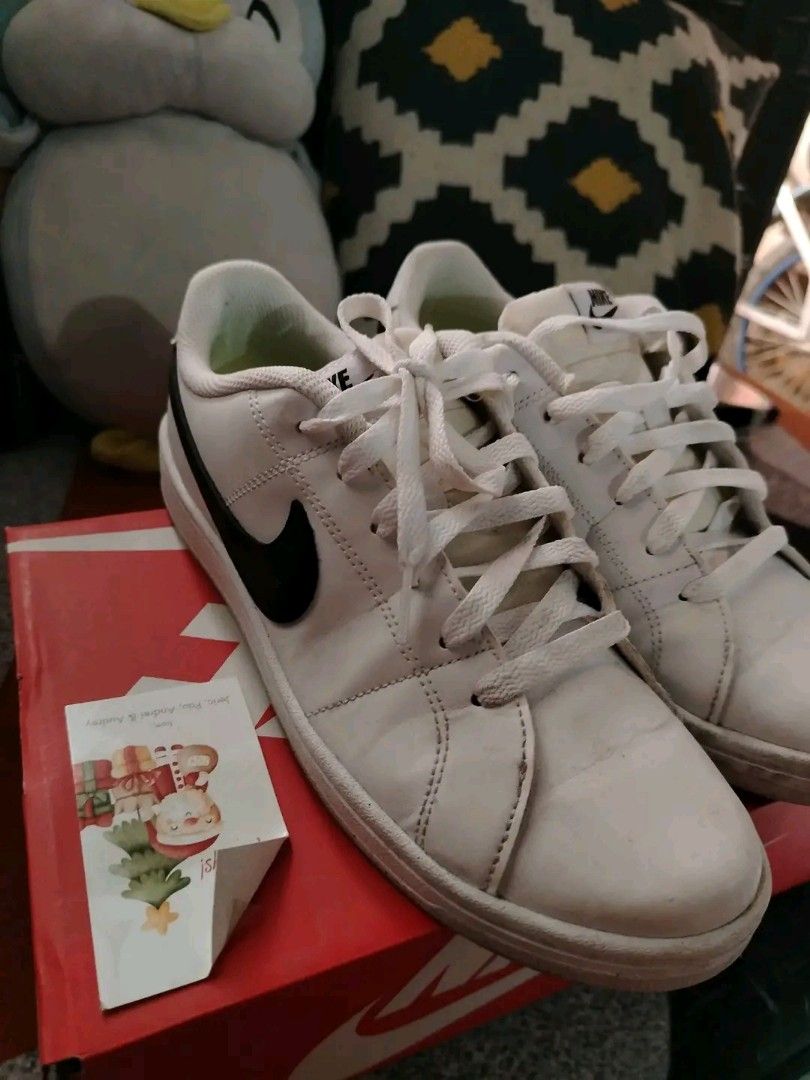Authentic nikee Shoes(unisex) (Category: Casual Shoes) located in Rizal. Submitted by mhiles02 (Listing ID 1469482728, Image 1). Description: Size 8 Color White Authentic.