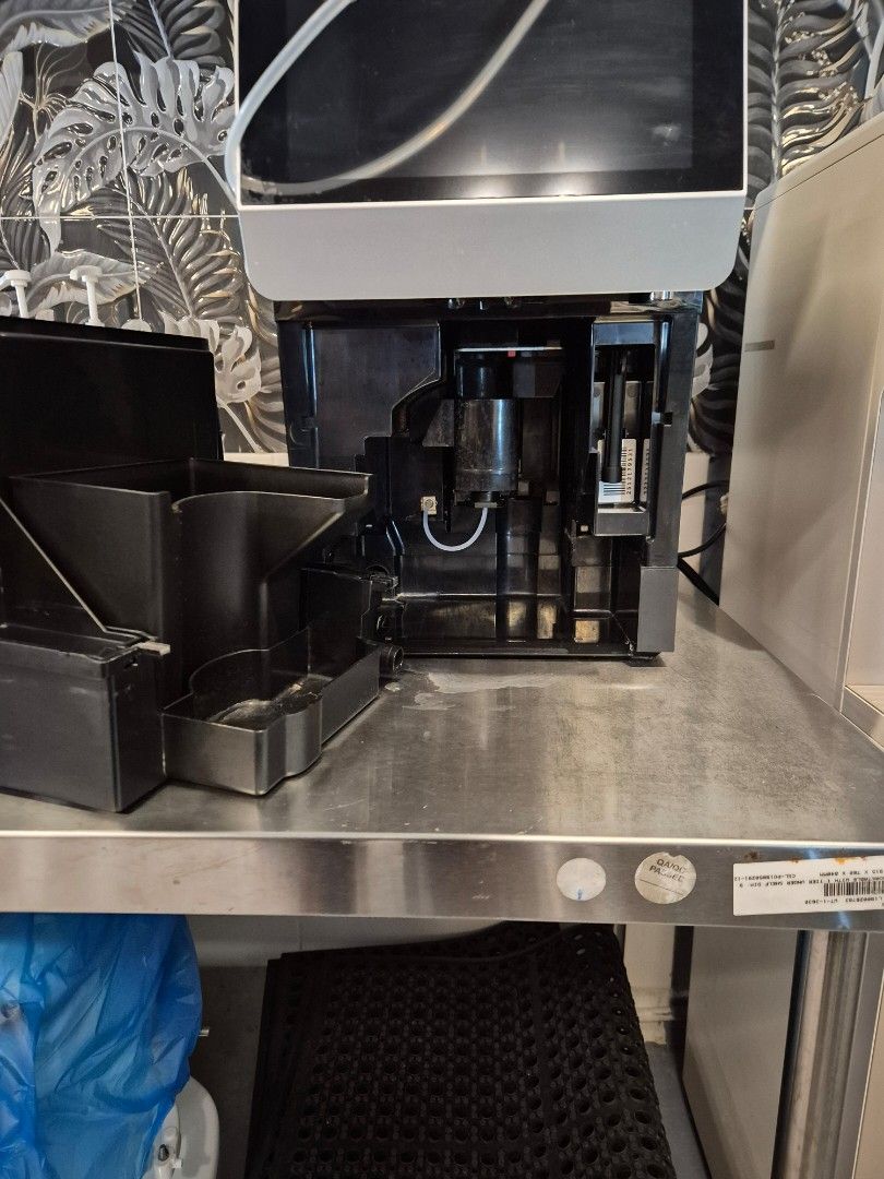 Automatic Coffee Machine (Category: Others) located in Petaling Jaya. Submitted by shal_amanda17 (Listing ID 1469428630, Image 2). Description: Jettino Model JLB31B Automatic Coffee machine Purchased Feb 2026, retail price RM12,000 Warranty until Feb 2027 Price include stainless steel thermo milk jug.