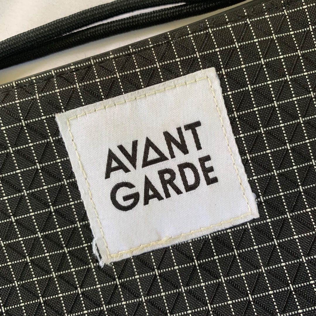 Avant Garde Small Sling Bag (Category: Sling Bags) located in Mendez-Nunez. Submitted by anikkoyan (Listing ID 1469501626, Image 2). Description: Avant Garde Small Sling Bag Length: 4.5 Width: 7.5 - Like new 499 + sf.