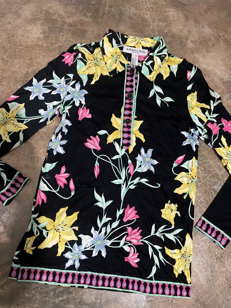 Averardo Bessi blousep (Category: Blouses) located in Davao. Submitted by mj_designervintagecurator (Listing ID 1469554123, Image 3). Description: 📌In good condition 📌shoulder 15- bust 34- armpit 18-length 29 inches 📌best fit med to semi large.