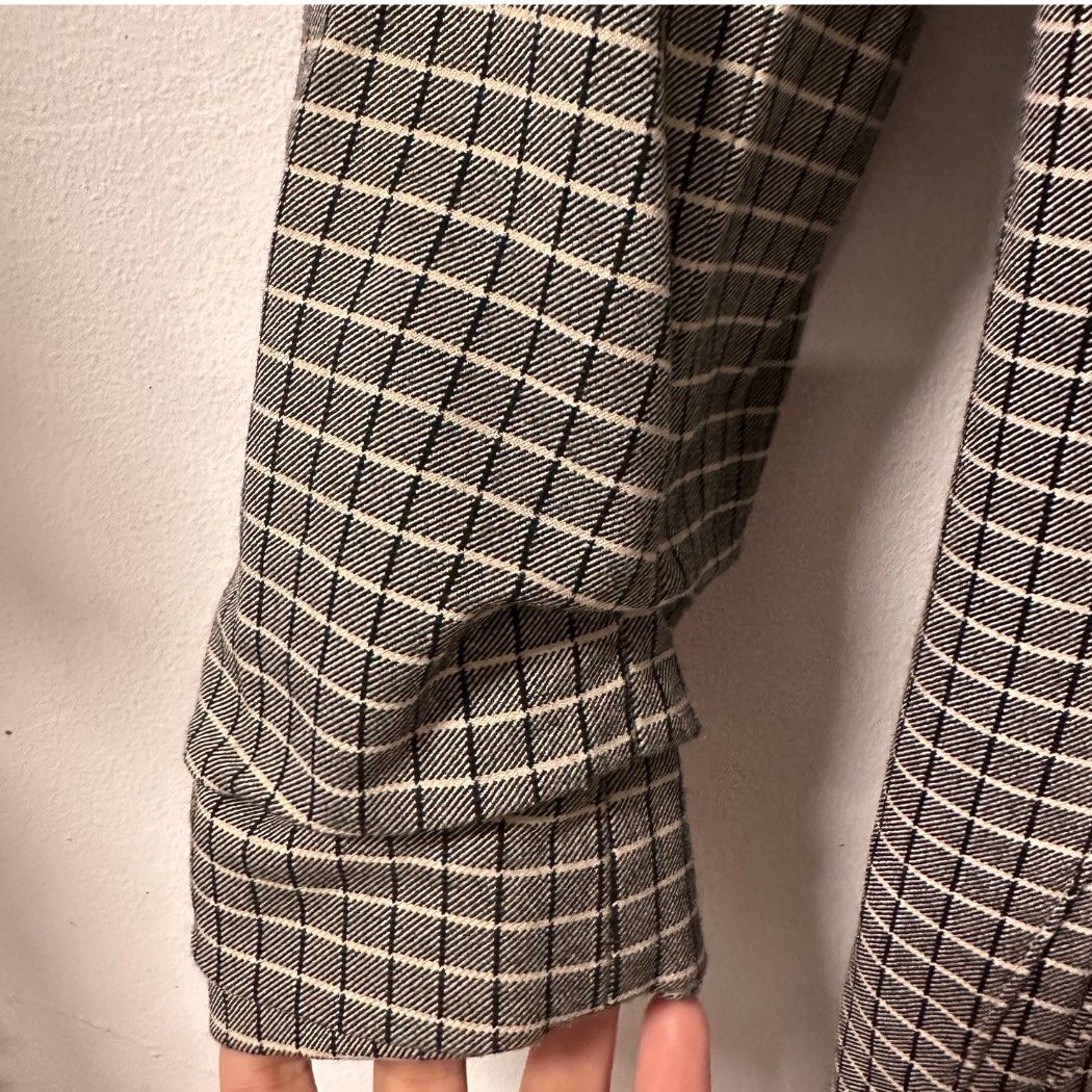 Babaton Plaid Open-Front Blazer - Excellent Condition (Category: Coats, Jackets and Outerwear) located in Baguio. Submitted by lctrendz (Listing ID 1469512908, Image 2). Description: Woven plaid blazer. Open-front design, shawl collar, ruched 3/4 sleeves, and side welt pockets. Unlined with clean interior binding. Brand: Babaton (Aritzia) Condition: Excellent Condition Size: XS–Small (Tag size: 0) Price: ₱1,200 ( Measurements: Bust: 17 inches (pi