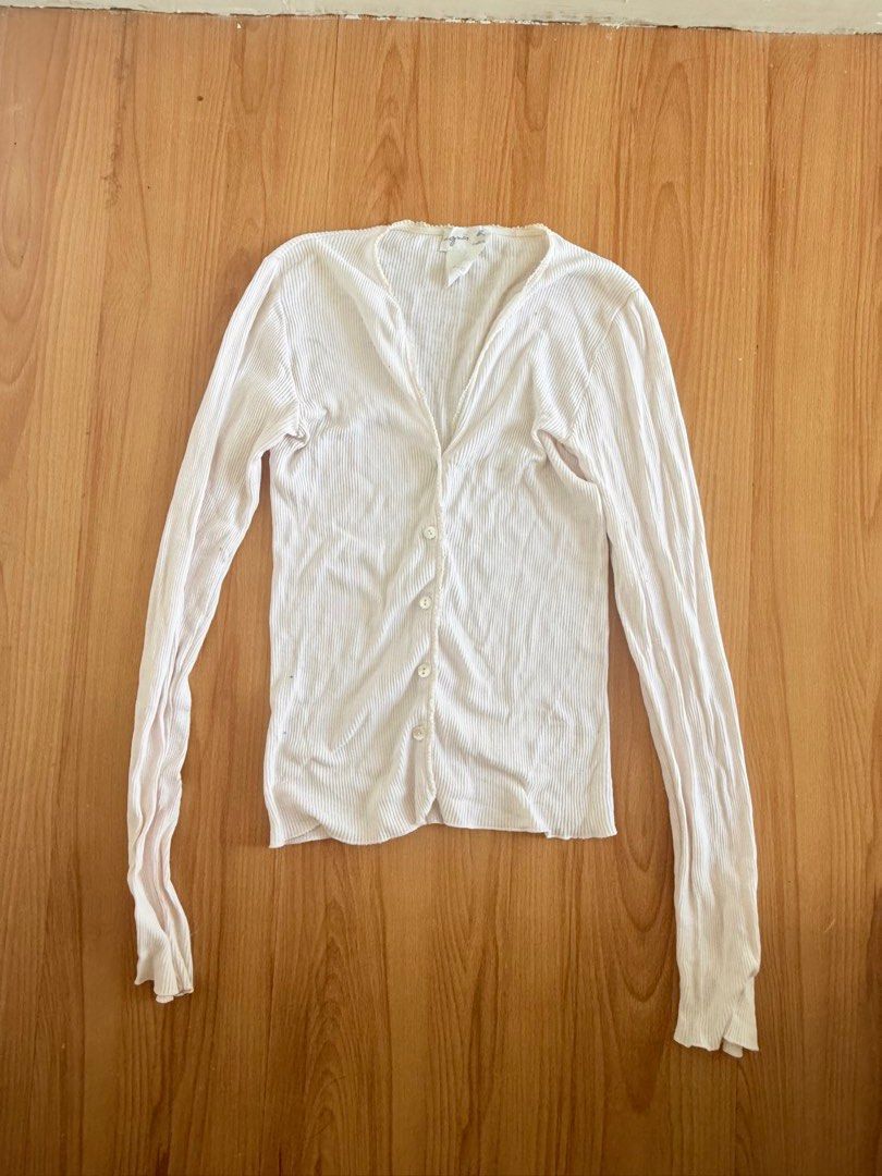 Baby pink fitted cardigan (Category: Longsleeves) located in Manila. Submitted by lovela.333 (Listing ID 1469462191, Image 1). Description: Last price.