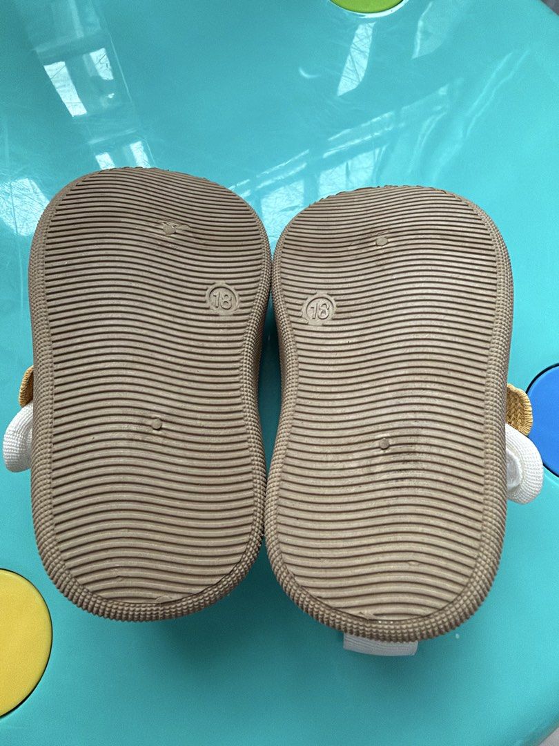 Baby Walking Shoes (Category: Babies & Kids Fashion) located in Las Pinas. Submitted by melissaescano (Listing ID 1469401783, Image 3). Description: Baby Walking Shoes Only tried on, never used. Size 18.