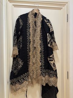 (Category: ) located in . Submitted by rosee.wardrobe (Listing ID 1469538289, Image 1). Description: .