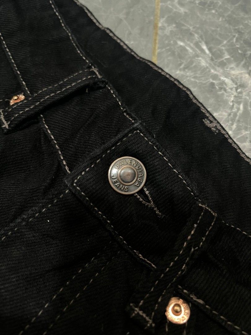 Balenciaga ❌ Adidas 3 lines (Category: Jeans) located in Cabagan. Submitted by ronesmabe (Listing ID 1469496287, Image 3). Description: 28-31 44 L 10 leghole minimal stain need wash excellent condition 10/10.